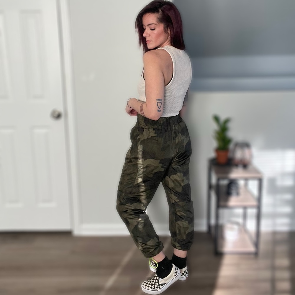 Size Medium Camo swooshie pants